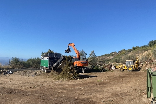 Υπερσύγχρονο λειοτεμαχιστή ογκωδών απορριμμάτων και φυτικών καταλοίπων προμηθεύτηκε ο Δήμος Βάρης Βούλας Βουλιαγμένης   