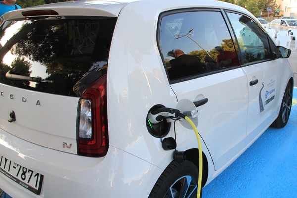 &Xi;&epsilon;&kappa;ί&nu;&eta;&sigma;&epsilon; &eta; &lambda;&epsilon;&iota;&tau;&omicron;&upsilon;&rho;&gamma;ί&alpha; &tau;&omicron;&upsilon; &pi;&rho;ώ&tau;&omicron;&upsilon; &sigma;&upsilon;&sigma;&tau;ή&mu;&alpha;&tau;&omicron;&sigmaf; &kappa;&omicron;&iota;&nu;ό&chi;&rho;&eta;&sigma;&tau;&omega;&nu; &eta;&lambda;&epsilon;&kappa;&tau;&rho;&iota;&kappa;ώ&nu; &alpha;&upsilon;&tau;&omicron;&kappa;&iota;&nu;ή&tau;&omega;&nu; &tau;&eta;&sigmaf; &chi;ώ&rho;&alpha;&sigmaf; &sigma;&tau;&omicron; &Delta;ή&mu;&omicron; &Beta;ά&rho;&eta;&sigmaf; &Beta;&omicron;ύ&lambda;&alpha;&sigmaf; &Beta;&omicron;&upsilon;&lambda;&iota;&alpha;&gamma;&mu;έ&nu;&eta;&sigmaf;