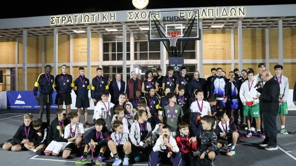 &Mu;&epsilon; &pi;&epsilon;&rho;&iota;&sigma;&sigma;ό&tau;&epsilon;&rho;&omicron;&upsilon;&sigmaf; &alpha;&pi;ό 550 &alpha;&theta;&lambda;&eta;&tau;έ&sigmaf; &kappa;&alpha;&iota; 85 &omicron;&mu;ά&delta;&epsilon;&sigmaf; &omicron;&lambda;&omicron;&kappa;&lambda;&eta;&rho;ώ&theta;&eta;&kappa;&epsilon; &mu;&epsilon; &epsilon;&pi;&iota;&tau;&upsilon;&chi;ί&alpha; &tau;&omicron; 6&omicron; Varkiza 3x3