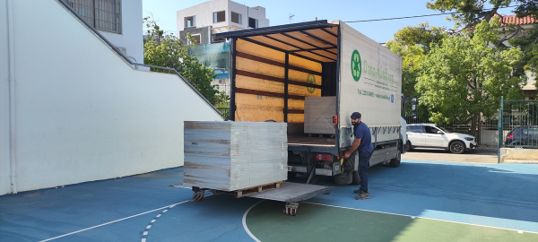 Με ασφαλή και περιβαλλοντικά υπεύθυνο τρόπο απομακρύνθηκαν 2.286kg παλαιά φωτοβολταϊκά πλαίσια από 4 σχολικές μονάδες του Δήμου