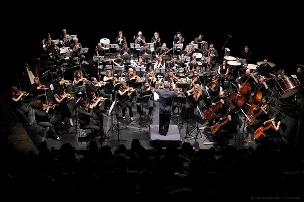 &Delta;&iota;&alpha;&delta;&iota;&kappa;&tau;&upsilon;&alpha;&kappa;ή &sigma;&upsilon;&nu;&alpha;&upsilon;&lambda;ί&alpha; &Kappa;&lambda;&alpha;&sigma;&sigma;&iota;&kappa;ή&sigmaf; &Mu;&omicron;&upsilon;&sigma;&iota;&kappa;ή&sigmaf; &alpha;&phi;&iota;&epsilon;&rho;&omega;&mu;έ&nu;&eta; &sigma;&tau;&eta;&nu; &Epsilon;&theta;&nu;&iota;&kappa;ή &Epsilon;&pi;έ&tau;&epsilon;&iota;&omicron; &tau;&omega;&nu; 200 &epsilon;&tau;ώ&nu; &delta;&iota;&omicron;&rho;&gamma;&alpha;&nu;ώ&nu;&epsilon;&iota; &omicron; &Delta;ή&mu;&omicron;&sigmaf; &Beta;ά&rho;&eta;&sigmaf; &Beta;&omicron;ύ&lambda;&alpha;&sigmaf; &Beta;&omicron;&upsilon;&lambda;&iota;&alpha;&gamma;&mu;έ&nu;&eta;&sigmaf; &mu;&epsilon; &tau;&eta; &laquo;&Phi;&iota;&lambda;&alpha;&rho;&mu;ό&nu;&iota;&alpha; &Omicron;&rho;&chi;ή&sigma;&tau;&rho;&alpha; &Alpha;&theta;&eta;&nu;ώ&nu;&raquo;