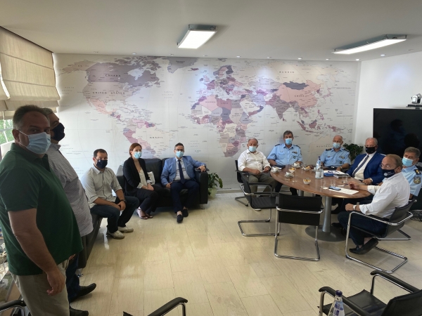 &Epsilon;&nu;&tau;&alpha;&tau;&iota;&kappa;ό&tau;&epsilon;&rho;&eta; &kappa;&alpha;&iota; &pi;&iota;&omicron; &pi;&omicron;&iota;&omicron;&tau;&iota;&kappa;ή &sigma;&upsilon;&nu;&epsilon;&rho;&gamma;&alpha;&sigma;ί&alpha; &tau;&omicron;&upsilon; &Delta;ή&mu;&omicron;&upsilon; &Beta;ά&rho;&eta;&sigmaf; &Beta;&omicron;ύ&lambda;&alpha;&sigmaf; &Beta;&omicron;&upsilon;&lambda;&iota;&alpha;&gamma;&mu;έ&nu;&eta;&sigmaf; &mu;&epsilon; &tau;&eta;&nu; &Epsilon;&lambda;&lambda;&eta;&nu;&iota;&kappa;ή &Alpha;&sigma;&tau;&upsilon;&nu;&omicron;&mu;ί&alpha; &gamma;&iota;&alpha; &tau;&eta;&nu; &alpha;&nu;&tau;&iota;&mu;&epsilon;&tau;ώ&pi;&iota;&sigma;&eta; &tau;&eta;&sigmaf;  &tau;&omicron;&pi;&iota;&kappa;ή&sigmaf; &epsilon;&gamma;&kappa;&lambda;&eta;&mu;&alpha;&tau;&iota;&kappa;ό&tau;&eta;&tau;&alpha;&sigmaf; &kappa;&alpha;&iota; &pi;&alpha;&rho;&alpha;&beta;&alpha;&tau;&iota;&kappa;ό&tau;&eta;&tau;&alpha;&sigmaf;