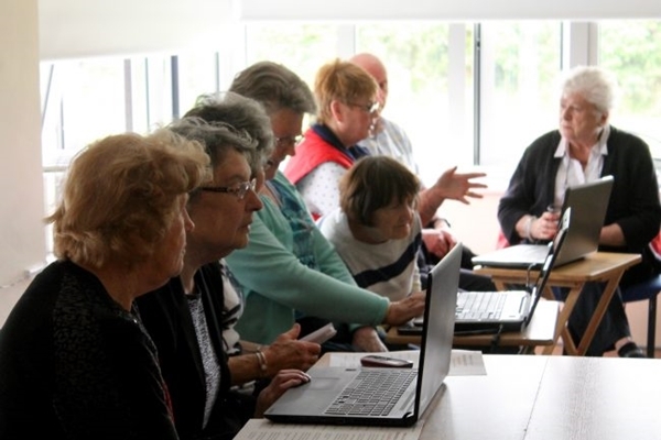 &Delta;&omega;&rho;&epsilon;ά&nu; &mu;&alpha;&theta;ή&mu;&alpha;&tau;&alpha; &upsilon;&pi;&omicron;&lambda;&omicron;&gamma;&iota;&sigma;&tau;ή &gamma;&iota;&alpha; &tau;&eta;&nu; &tau;&rho;ί&tau;&eta; &eta;&lambda;&iota;&kappa;ί&alpha;