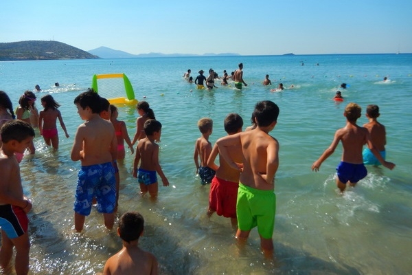 &Xi;&epsilon;&kappa;&iota;&nu;&omicron;ύ&nu; &sigma;&tau;&iota;&sigmaf; 6 &Iota;&omicron;&upsilon;&nu;ί&omicron;&upsilon; &omicron;&iota; &epsilon;&gamma;&gamma;&rho;&alpha;&phi;έ&sigmaf; &sigma;&tau;&alpha; &Kappa;&alpha;&lambda;&omicron;&kappa;&alpha;&iota;&rho;&iota;&nu;ά Camp (&alpha;&theta;&lambda;&eta;&tau;&iota;&kappa;έ&sigmaf; &delta;&rho;&alpha;&sigma;&tau;&eta;&rho;&iota;ό&tau;&eta;&tau;&epsilon;&sigmaf;) &tau;&omicron;&upsilon; &Delta;ή&mu;&omicron;&upsilon; &Beta;ά&rho;&eta;&sigmaf; &Beta;&omicron;ύ&lambda;&alpha;&sigmaf; &Beta;&omicron;&upsilon;&lambda;&iota;&alpha;&gamma;&mu;έ&nu;&eta;&sigmaf;