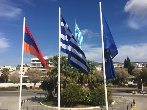 &Omicron; &Delta;ή&mu;&omicron;&sigmaf; &Beta;ά&rho;&eta;&sigmaf; &Beta;&omicron;ύ&lambda;&alpha;&sigmaf; &Beta;&omicron;&upsilon;&lambda;&iota;&alpha;&gamma;&mu;έ&nu;&eta;&sigmaf; &sigma;&upsilon;&mu;&pi;&alpha;&rho;ί&sigma;&tau;&alpha;&tau;&alpha;&iota; &sigma;&tau;&omicron; &lambda;&alpha;ό &tau;&eta;&sigmaf; &Alpha;&rho;&mu;&epsilon;&nu;ί&alpha;&sigmaf;