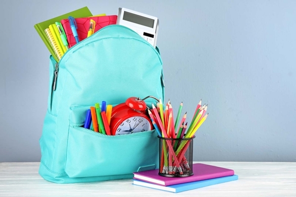 Αυτό το Σάββατο συγκεντρώνουμε σχολικά είδη για τα παιδιά που έχουν ανάγκη