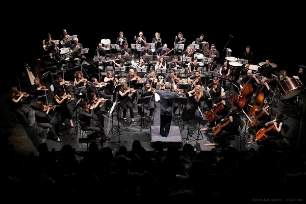 &Delta;&iota;&alpha;&delta;&iota;&kappa;&tau;&upsilon;&alpha;&kappa;ή &sigma;&upsilon;&nu;&alpha;&upsilon;&lambda;ί&alpha; &Kappa;&lambda;&alpha;&sigma;&sigma;&iota;&kappa;ή&sigmaf; &Mu;&omicron;&upsilon;&sigma;&iota;&kappa;ή&sigmaf; &mu;&epsilon; &tau;&eta; &laquo;&Phi;&iota;&lambda;&alpha;&rho;&mu;ό&nu;&iota;&alpha; &Omicron;&rho;&chi;ή&sigma;&tau;&rho;&alpha; &Alpha;&theta;&eta;&nu;ώ&nu;&raquo;